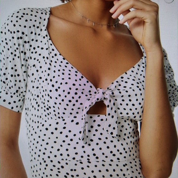 UO Polka Dot Tie-Front Midi Dress - Picture 4 of 10